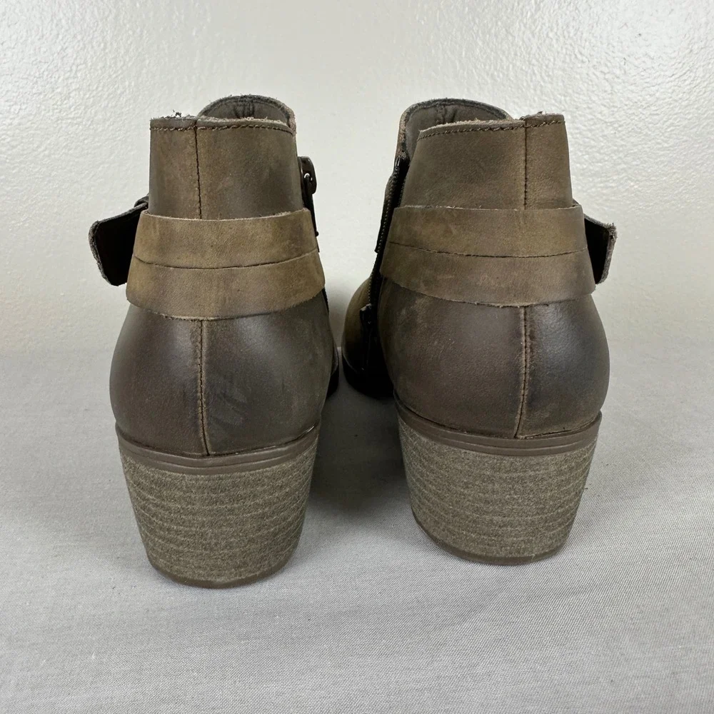 Clarks Women's 9.5 Charlten Rae‎ Ankle Bootie Mushroom Oily Leather Buckle Zip